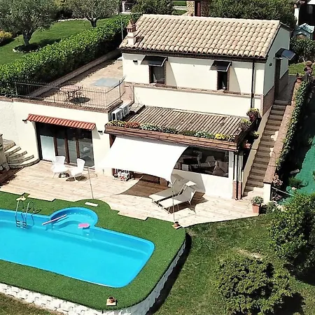 For 5 In With Pool *